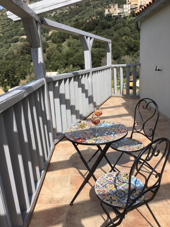 Casa Basgiu, Chambres Avec Balcon Et Table D'Hotes Zilia Exterior photo